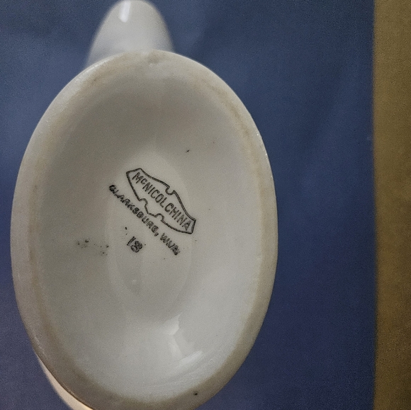 Gravy boat, McNicol China, Clarksburg,  WV - Picture 3 of 4
